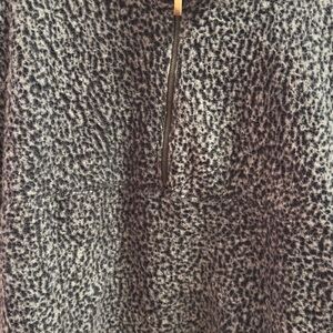 Time and Tru Gray Patterned Fleece Pullover